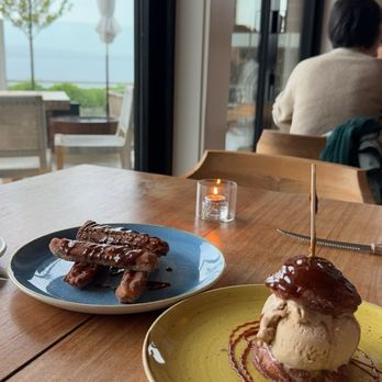 El Encanto - Churros and churro ice cream sandwich - Bars Near Me - Kirkland, Washington