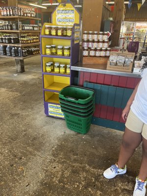 Fresh Pickins Market by null