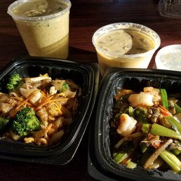 Super impressed with the pad see ew and green curry. Spicy shrimp with ginger and tom kha on the right Super impressed with the pad see ew and green curry. Spicy shrimp with ginger and tom kha on the right