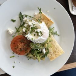 Hector's Cafe on the Wharf - Smashed avo and poached egg