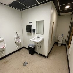 The Red Onion - As plain a bathroom as I've ever seen