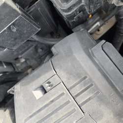 Jiffy Lube - Other side hinges that were broken