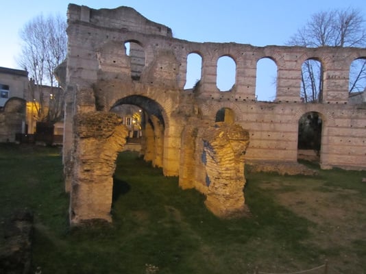 Palais Gallien by null