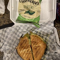 Mama Lama - Turkey pesto sandwich w/ chips $15 (instagram: @issa.cheatday)