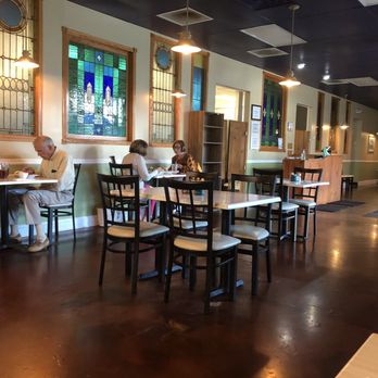 Fattoush - Large clean beautiful place with plenty of free parking - Mediterranean Near Me - Malvern, Pennsylvania
