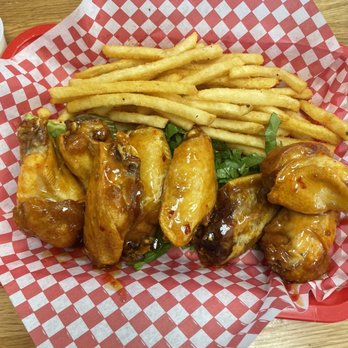 OUTTA BRONX - Asian fusion 8 Pcs Wings - Sandwiches Near Me - Peoria, Arizona