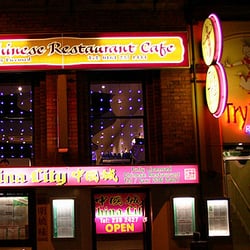 Fu's Chinese Restaurant Café - Fu's Restaurant is situated conveniently in the heart of Chinatown, Manchester.