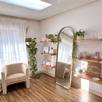 1. Little Lash Shop