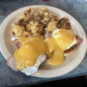 Pete's Restaurant & Coffee Shop - Eggs Benedict - Breakfast & Brunch Near Me - Knoxville, Tennessee Pete's Restaurant & Coffee Shop - Eggs Benedict - Breakfast & Brunch Near Me - Knoxville, Tennessee