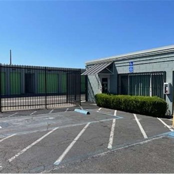 Extra Space Storage - Alternate Beauty Image - Extra Space Storage at 2615 E 12th St, Oakland, CA 94601 - Self Storage Near Me - Oakland, California Extra Space Storage - Alternate Beauty Image - Extra Space Storage at 2615 E 12th St, Oakland, CA 94601 - Self Storage Near Me - Oakland, California