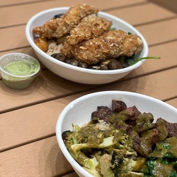 Fresh Kitchen - 6 bowl with baked almond chicken, and a 4 bowl with steak - Vegetarian Near Me - Boca Raton, Florida Fresh Kitchen - 6 bowl with baked almond chicken, and a 4 bowl with steak - Vegetarian Near Me - Boca Raton, Florida