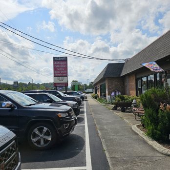 Buy the Season - The extremely large building of the store. - Home Decor Near Me - Salem, Virginia