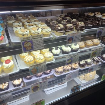 Molly's Cupcakes - Cupcake display - Cupcakes Near Me - Chicago, Illinois Molly's Cupcakes - Cupcake display - Cupcakes Near Me - Chicago, Illinois