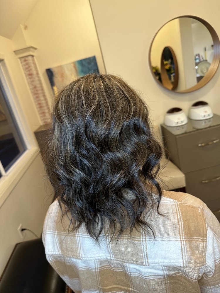 PEPPER’S SALON Updated September 2024 19 Photos & 85 Reviews 3806