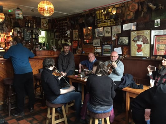 Roadside Tavern Lisdoonvarna by null