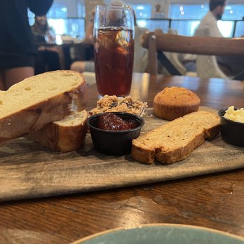 Tavern & Table - Breakfast and PastryBread board - New American Near Me - Mt. Pleasant, South Carolina Tavern & Table - Breakfast and PastryBread board - New American Near Me - Mt. Pleasant, South Carolina
