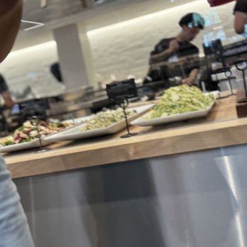 Erewhon - Food Bar Area - Grocery Near Me - Beverly Hills, California