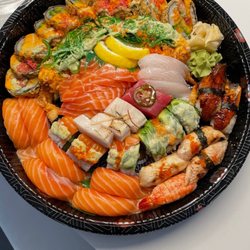Hiroi Sushi - Large Maki, Sushi & Sashimi Tray