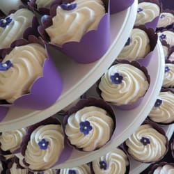 Bakery Sugar & Spice Laura's Delight - Cupcakes for our wedding
