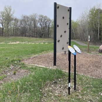 Oakdale Discovery Center - Fitness station - Hiking Near Me - Oakdale, Minnesota Oakdale Discovery Center - Fitness station - Hiking Near Me - Oakdale, Minnesota