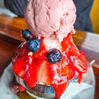 LUMI Dessert Cafe - Strawberry and Blueberry - Desserts Near Me - Lynnwood, Washington LUMI Dessert Cafe - Strawberry and Blueberry - Desserts Near Me - Lynnwood, Washington