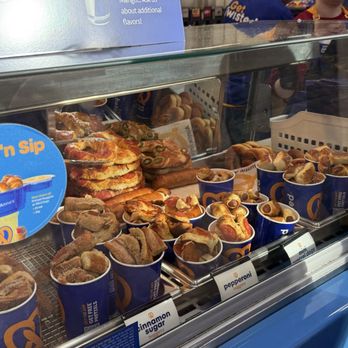 Auntie Anne's - Pretzels Near Me - Bellevue, Washington Auntie Anne's - Pretzels Near Me - Bellevue, Washington