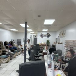 Top Nails - Manicure and pedicure stations