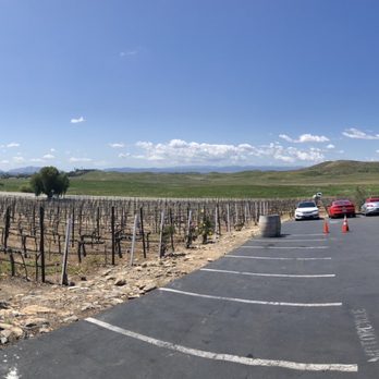 Doffo Wines - View of Doffo from parking area and extra patio seating area on sides. - Wineries Near Me - Temecula, California
