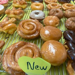 Fresh donuts!! Fresh donuts!!