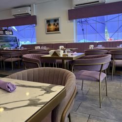 Lavender Cafe & Bistro - Decor