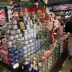 Bath & Body Works - Candle display