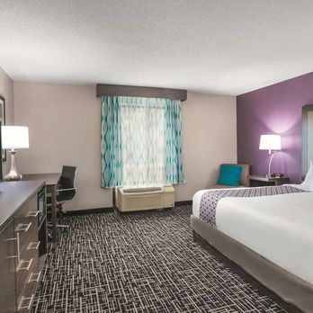 La Quinta by Wyndham Covington - Guest room - Hotels Near Me - Covington, Georgia La Quinta by Wyndham Covington - Guest room - Hotels Near Me - Covington, Georgia
