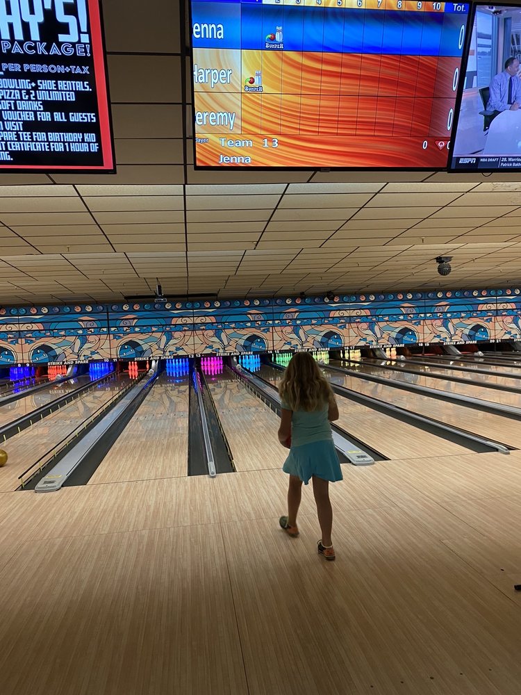 STRIKE AND SPARE FERN VALLEY Updated October 2024 90 Photos & 20