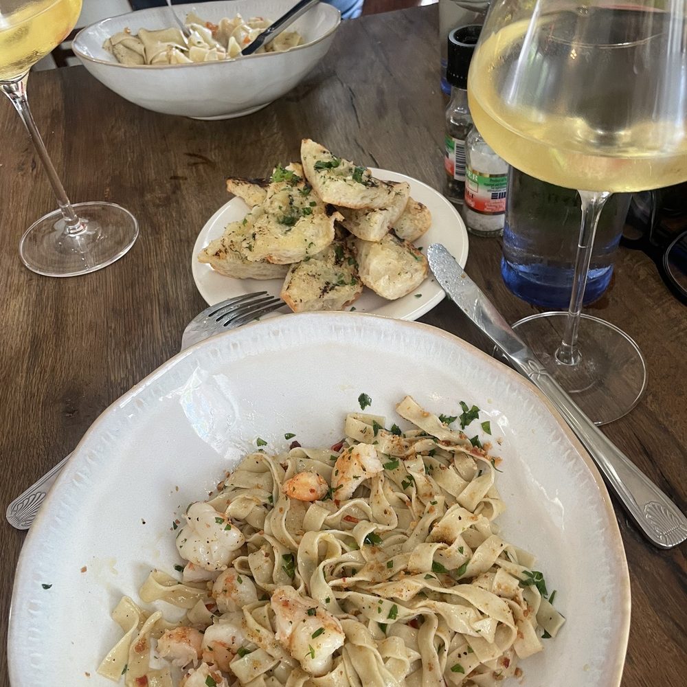 Brossa's Cibo e Vino - Shrimp Diavolo, garlic bread, Sancerre...sincerely yummy! - Italian Near Me - Brenham, Texas Brossa's Cibo e Vino - Shrimp Diavolo, garlic bread, Sancerre...sincerely yummy! - Italian Near Me - Brenham, Texas