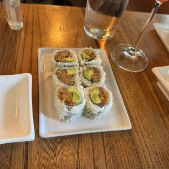 Elephant Sushi - Spicy Tuna Roll - Sushi Bars Near Me - San Francisco, California Elephant Sushi - Spicy Tuna Roll - Sushi Bars Near Me - San Francisco, California