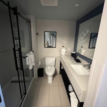 Marea Sol Hotel - Bathroom - Hotels Near Me - Santa Cruz, California