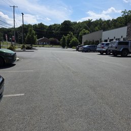 Empty parking lot on a Saturday afternoon. This place is a joke. Empty parking lot on a Saturday afternoon. This place is a joke.