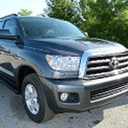 Royal Blue Car Service - Our Toyota Sequoia combines utility and comfort into a vehicle capable of handling severe weather, mountain climbs, and up to se