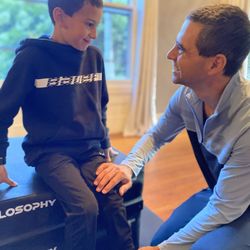 Pediatric Return 2 Sports Therapy - Strength Test to improve athletic performance and rehab after injury. Hockey, soccer, baseball, growth plate injuries, ACL.