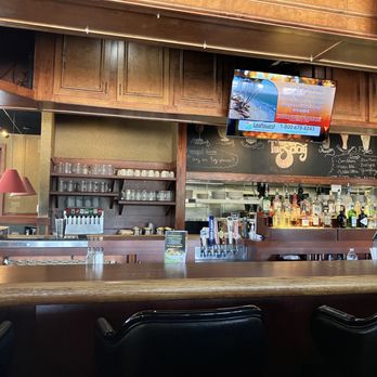 Ruby Tuesday - Bar - Burgers Near Me - Spring Lake, North Carolina