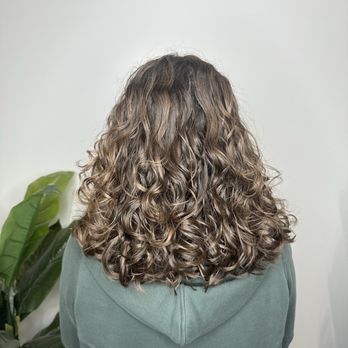 Willo Salons - Roseville - Hair Salons Near Me - Roseville, California