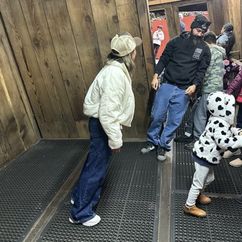 Mystery Spot - Amusement Parks Near Me - Santa Cruz, California Mystery Spot - Amusement Parks Near Me - Santa Cruz, California