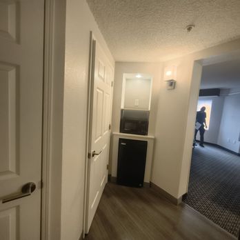 La Quinta by Wyndham Flagstaff - Mini fridge and microwave in our room - Hotels Near Me - Flagstaff, Arizona