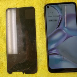 Eagle River Electronics - Results of a screen replacement on a Samsung Galaxy device.