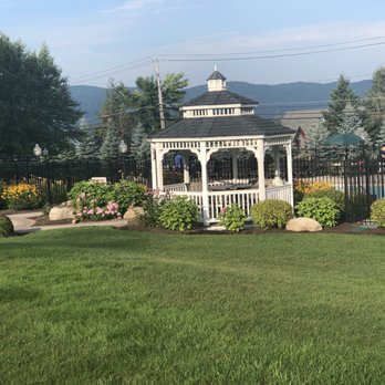 Twin Birches Cottages - Resorts Near Me - Lake George, New York
