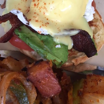 Bill's Cafe - California Benedict - American Near Me - San Jose, California