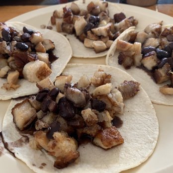 Wayan'e - Castakan (pork belly) tacos - Delis Near Me - Mérida, YUC Wayan'e - Castakan (pork belly) tacos - Delis Near Me - Mérida, YUC