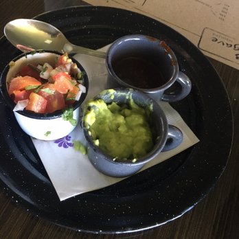Blue Agave - Pre gaming it with this delicious guacamole, salsa and some other spicy thing that I did not try, but my husband said was good - Bars Near Me - Cancún, ROO Blue Agave - Pre gaming it with this delicious guacamole, salsa and some other spicy thing that I did not try, but my husband said was good - Bars Near Me - Cancún, ROO