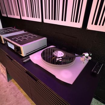 Living on Technology - Marantz Turntable - Home Theatre Installation Near Me - Miami, Florida Living on Technology - Marantz Turntable - Home Theatre Installation Near Me - Miami, Florida