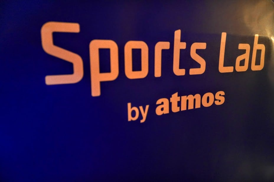 Sports Lab By Atmos Shoe Stores 北区梅田3 1 3 北区 大阪市 大阪府 Japan Phone Number Yelp